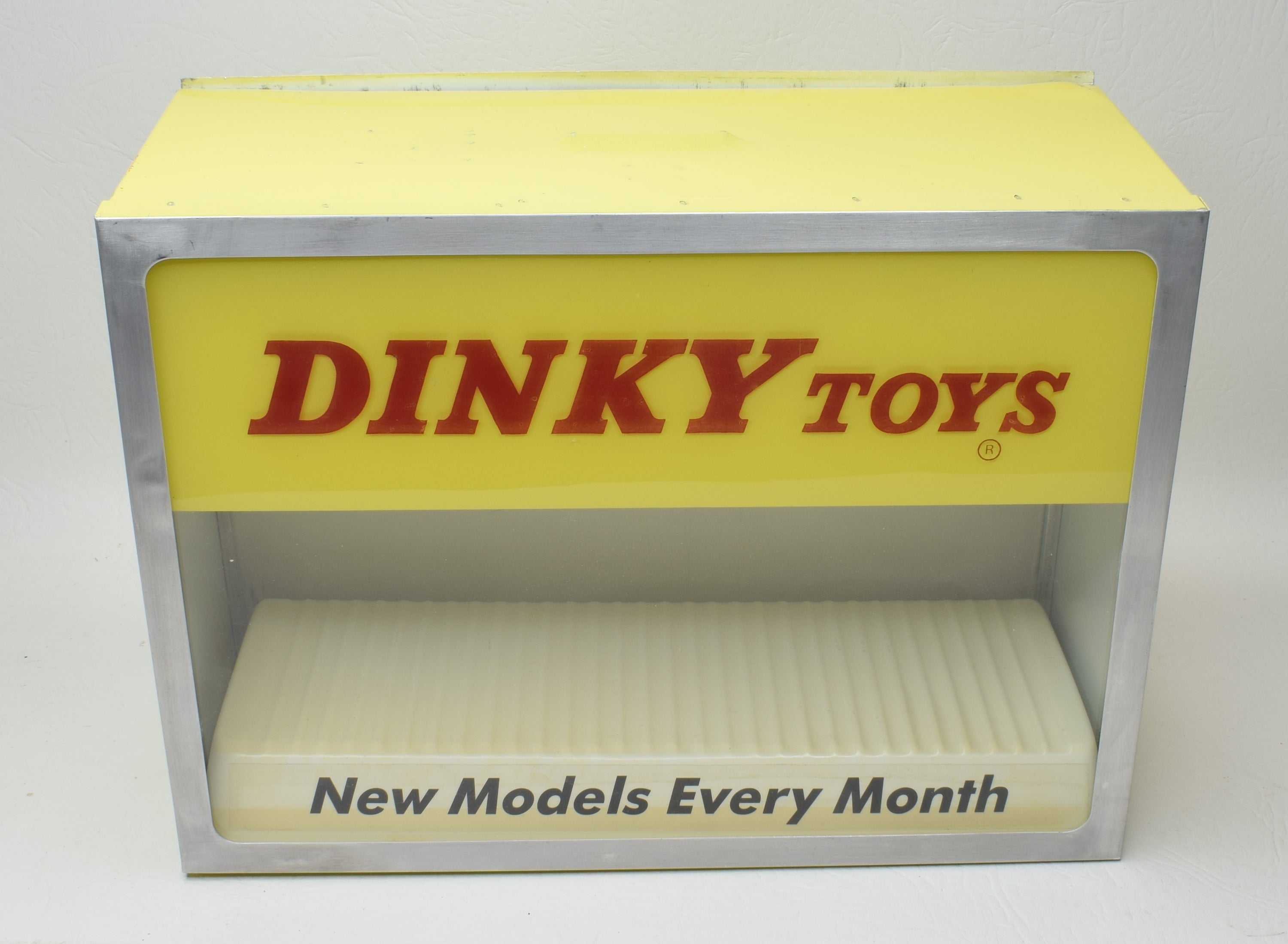 Dinky Illuminating Shop Display Window Box – JK DIE-CAST MODELS