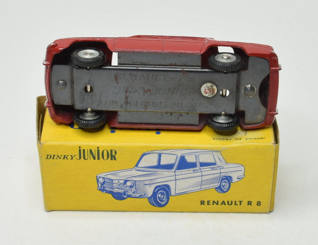 DINKY TOYS JUNIOR Renault R8 made in France mécano pour restauration EUR 32,50 - FR DINKY TOYS JUNIOR Renault R8 made in France mécano pour restauration EUR 32,50 - FR