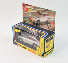 Corgi toys 271 James Bond Aston Martin Mint/Fresh box (1:36 tab)