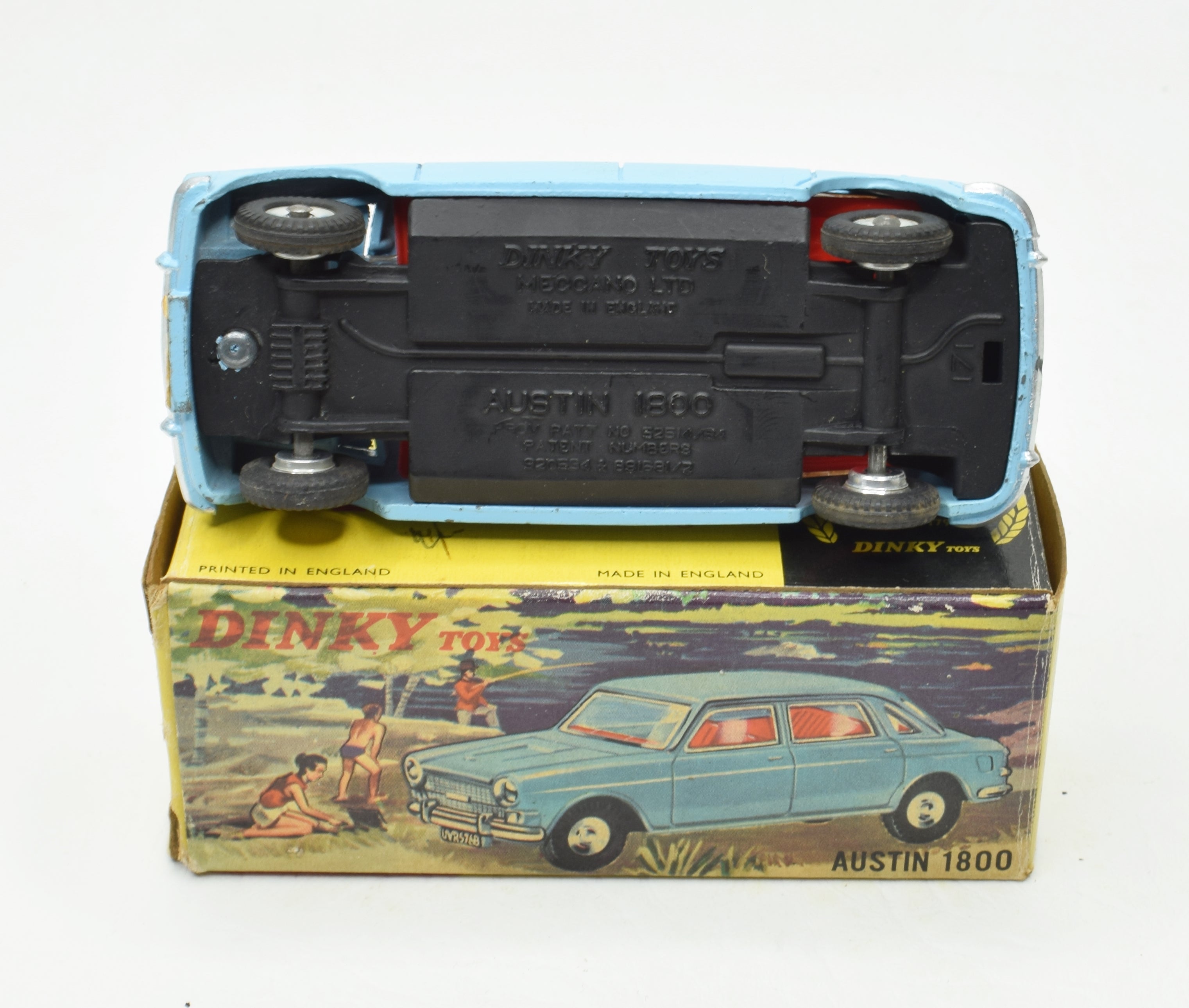 Dinky Toys - Austin Devon - Miniature ancienne ( a restaurer Dinky Toys - Austin Devon - Miniature ancienne ( a restaurer