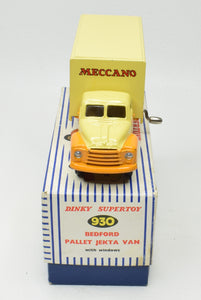 Dinky toys 930 Pallet-Jekta Van Very Near Mint/Boxed 'Carlton' Collection
