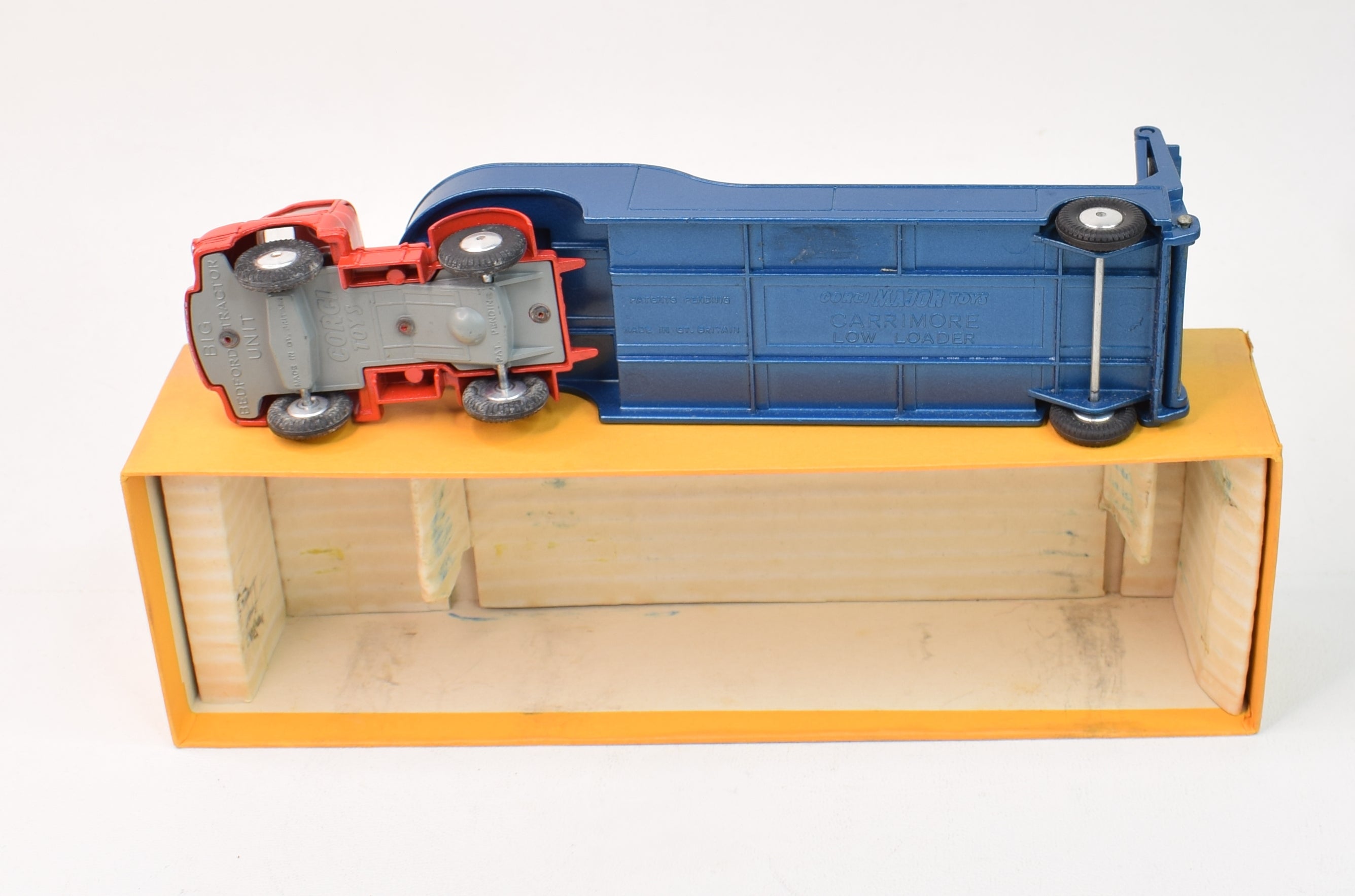 Corgi toys 1131 Bedford 'Carrimore' Low Loader Virtually