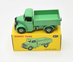 Dinky toys 411 25w Bedford Truck Very Near Mint/Boxed