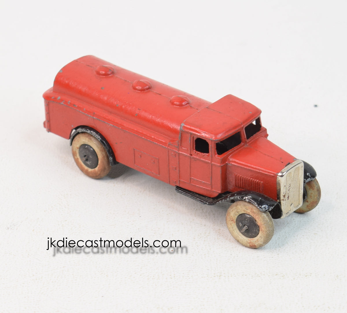 Dinky toy 25d Petrol Tanker Very Near Mint (1st type)