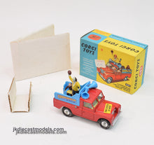 Corgi toys 487 Chipperfields Parade Land-Rover Virtually Mint/Boxed