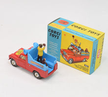 Corgi toys 487 Chipperfields Parade Land-Rover Virtually Mint/Boxed