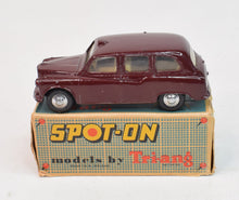 Spot-on 155 FX4 Taxi Near Mint/Boxed (Incredibly rare) 'Roeburn Falls' Collection