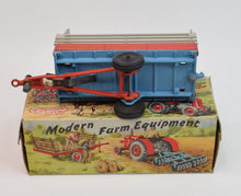 Crescent 1811 Animal Trailer Very Near Mint/Boxed