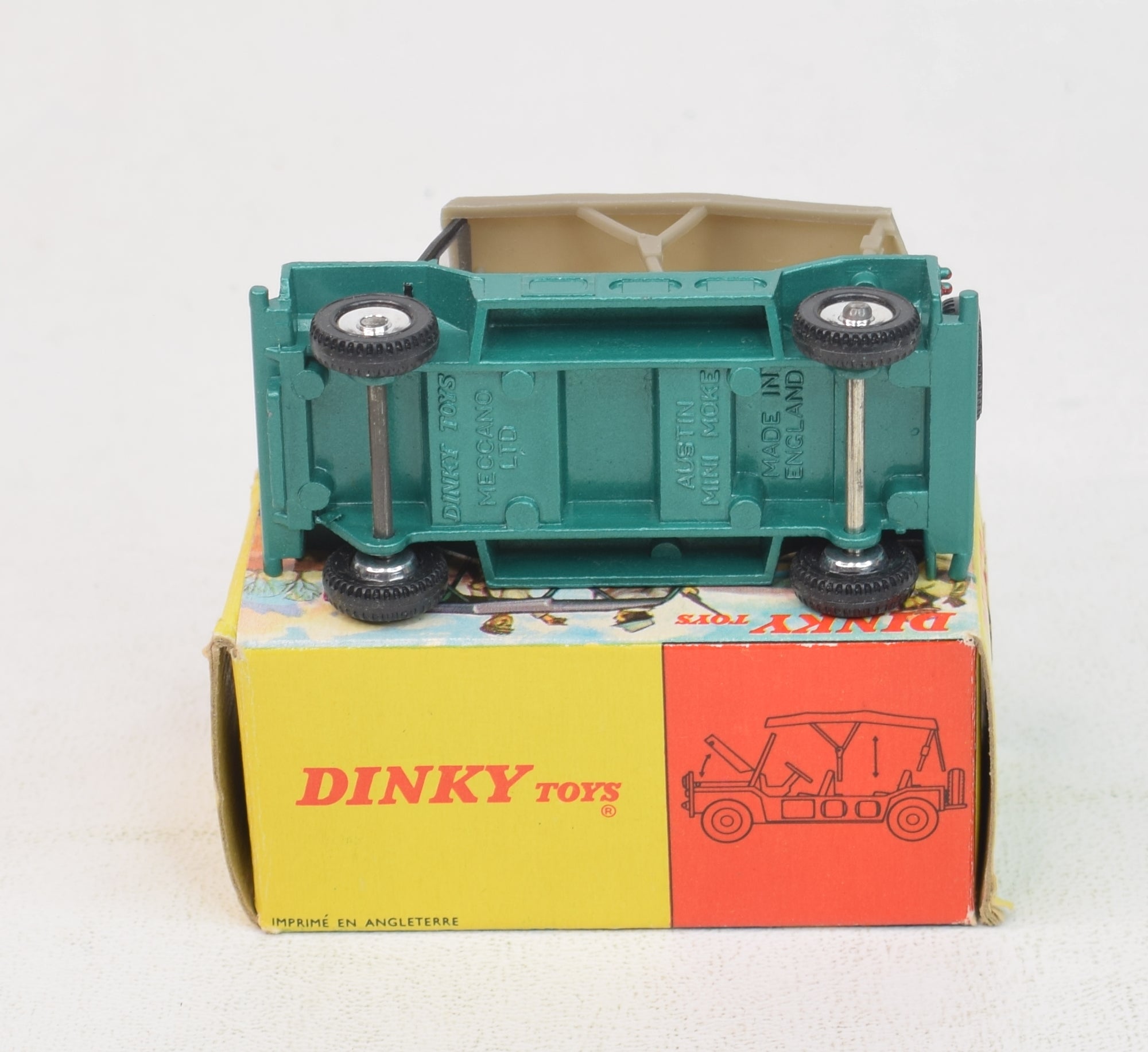 Dinky Toys GB n° 342 Austin Mini-Moke jamais joué en boîte 1/43 Dinky Toys GB n° 342 Austin Mini-Moke jamais joué en boîte 1/43