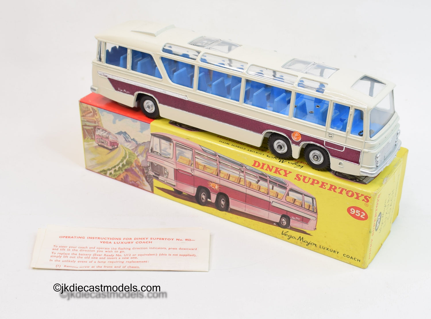 Dinky toys 952 Vega Major Luxury Coach Virtually Mint/Boxed