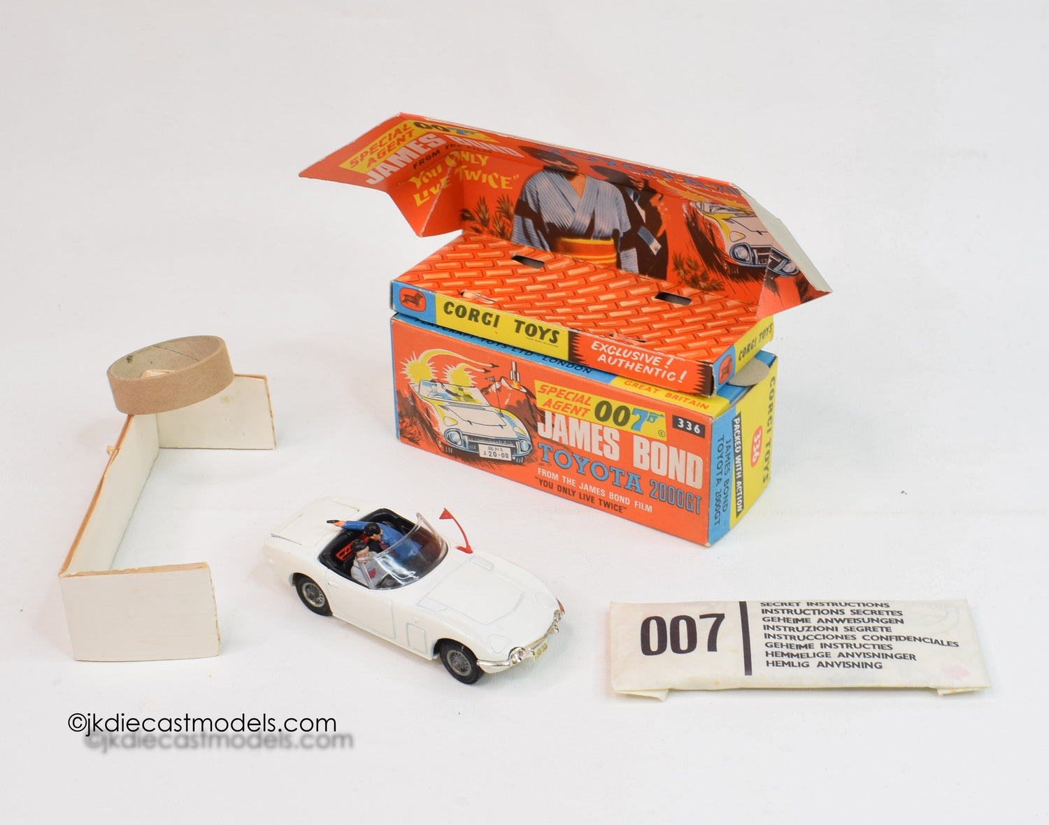 Corgi toys 336 James Bond Toyota Virtually Mint/Boxed (Gold bumpers)