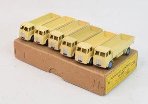 Dinky toys 25r Forward Control Trade box