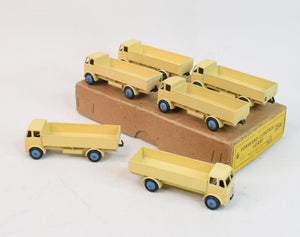 Dinky toys 25r Forward Control Trade box