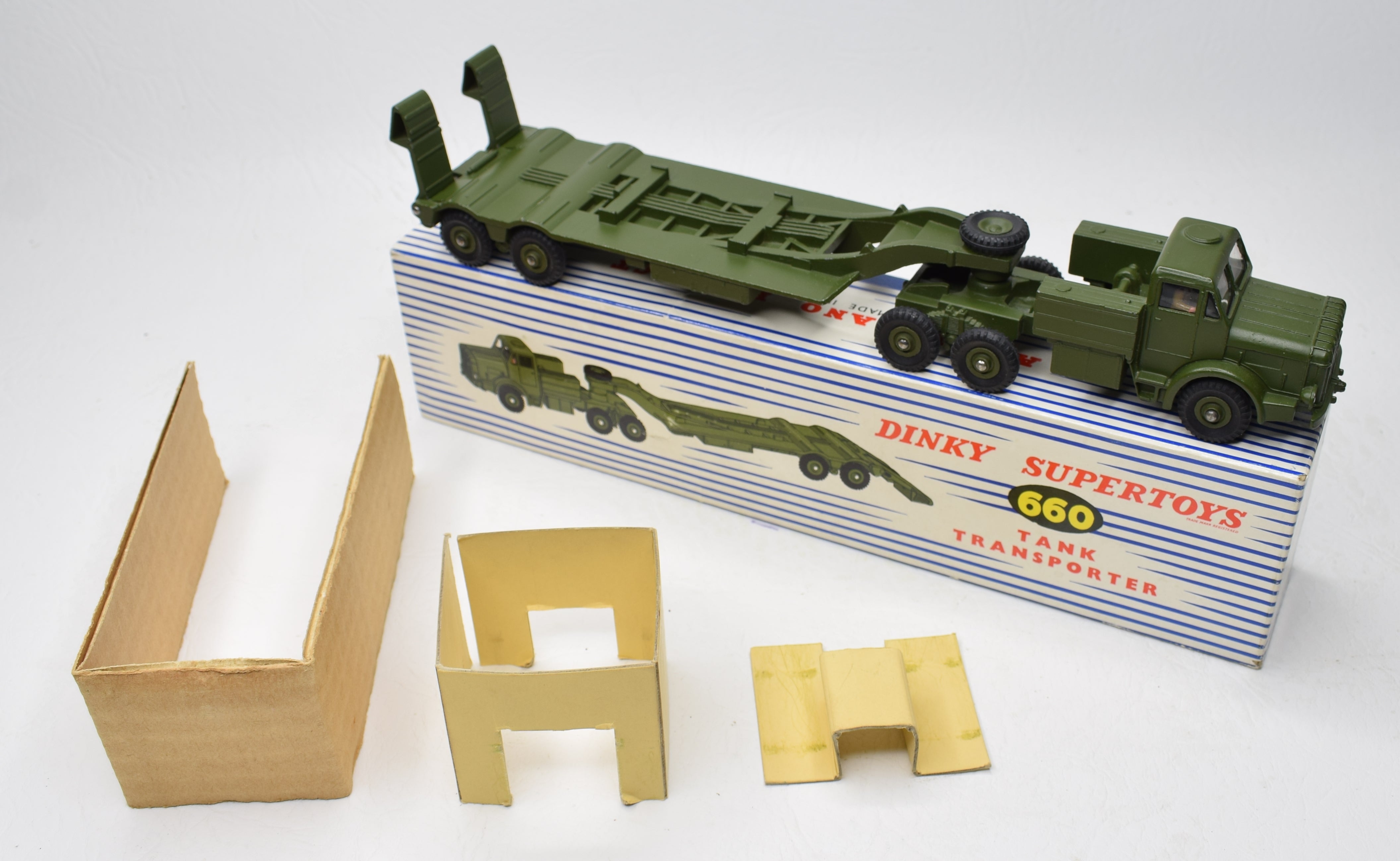 Dinky toys 660 Tank Transporter (detachable trailer) Very Near