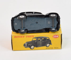 Dinky toys 254 Austin Taxi Very Near Mint/Boxed