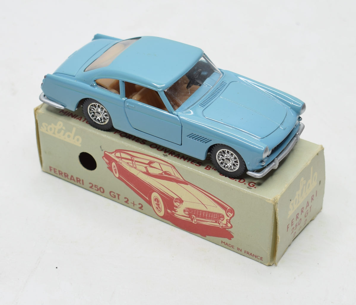 Solido 123 Ferrari 250 GT 2+2 Very Near Mint/Boxed (2nd type in light blue)