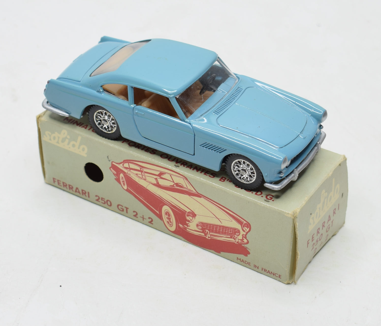 AU JOUET PARISIEN: Solido Modèle n°123 Ferrari 250 GTE AU JOUET PARISIEN: Solido Modèle n°123 Ferrari 250 GTE