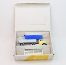 Dinky toy 424 Commer Convertible Truck Virtually Mint/Lovely box