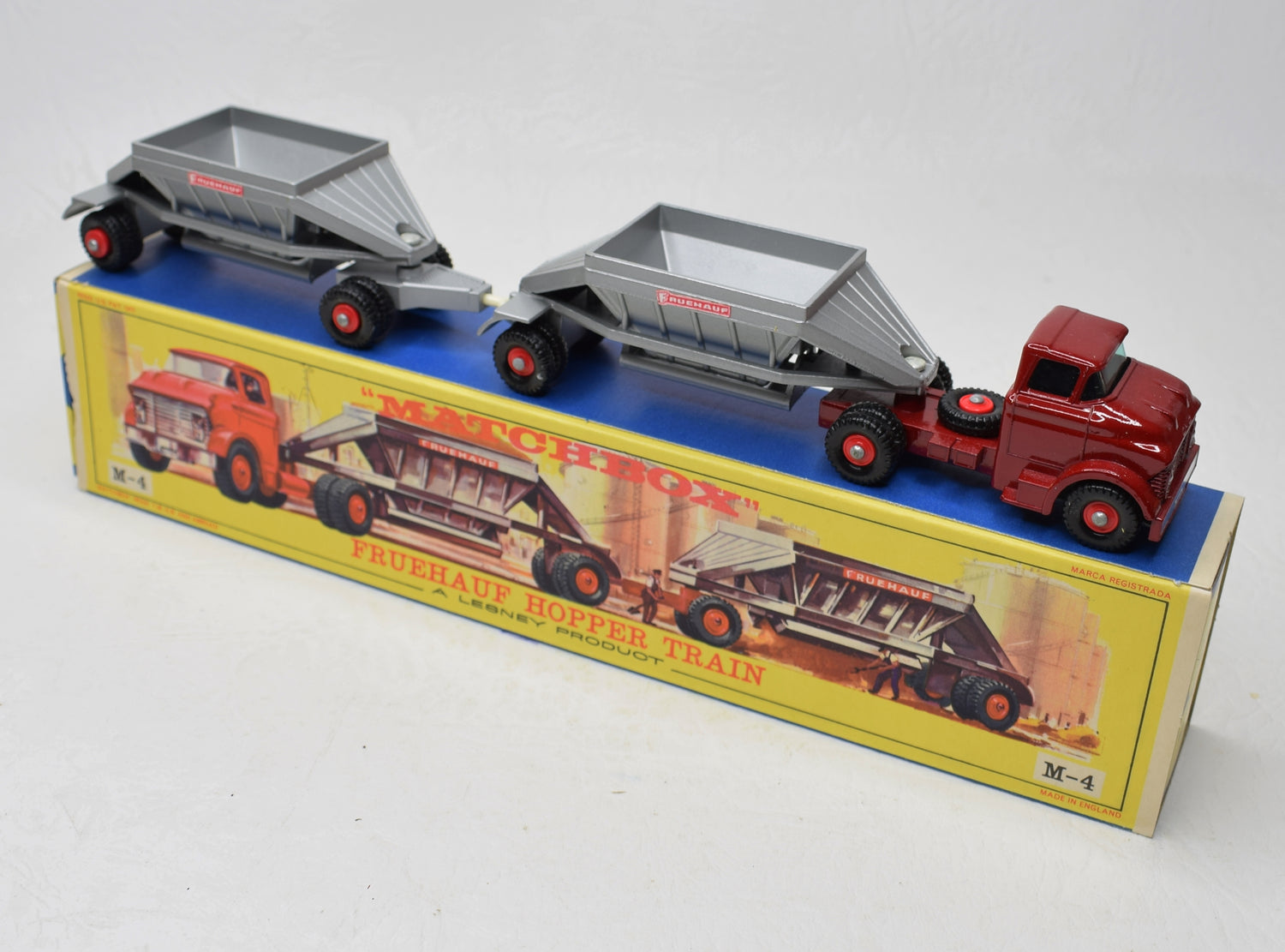 Matchbox King Size M-4 Fruehauf Hopper Train (Old shop stock)