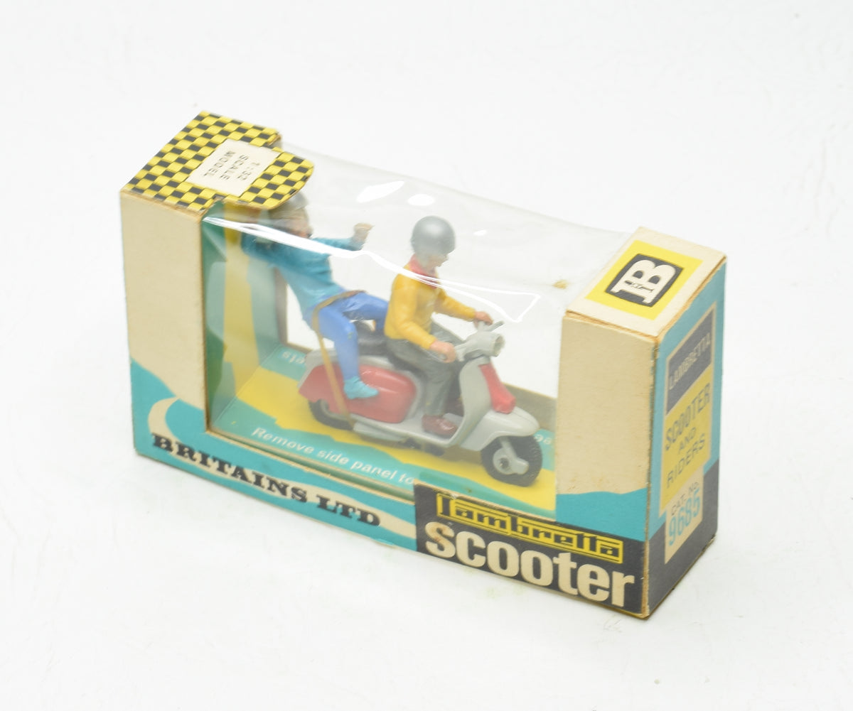 Britain's 9685 Lambretta Scooter Virtually Mint/Boxed (New The 'Wickham' Collection