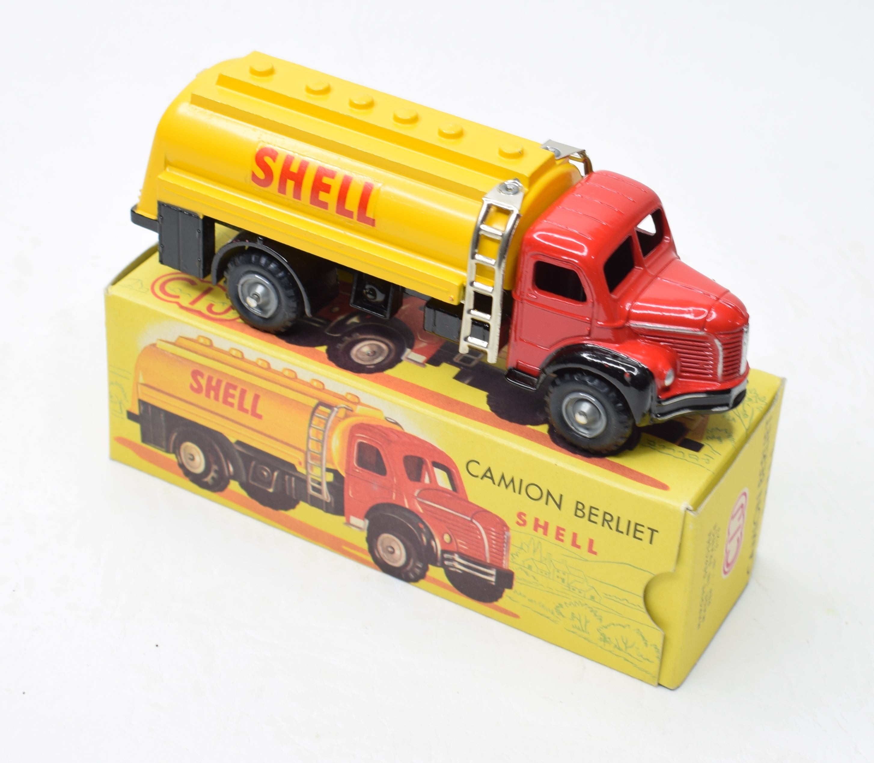 ANCIEN CAMION CITERNE huile bp cij France collection miniature dinky ANCIEN CAMION CITERNE huile bp cij France collection miniature dinky