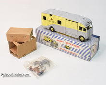 Dinky toys 979 'NEWMARKET'  Horse Box Virtually Mint/Boxed