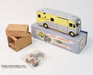 Dinky toys 979 'NEWMARKET'  Horse Box Virtually Mint/Boxed
