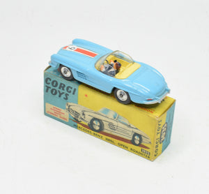 Corgi toys 303s Mercedes-Benz 300sl Roadster RN9 Very Near Mint/Boxed
