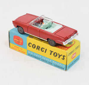 Corgi toys 246 Chrysler Imperial Virtually Mint/Nice box (blue interior)