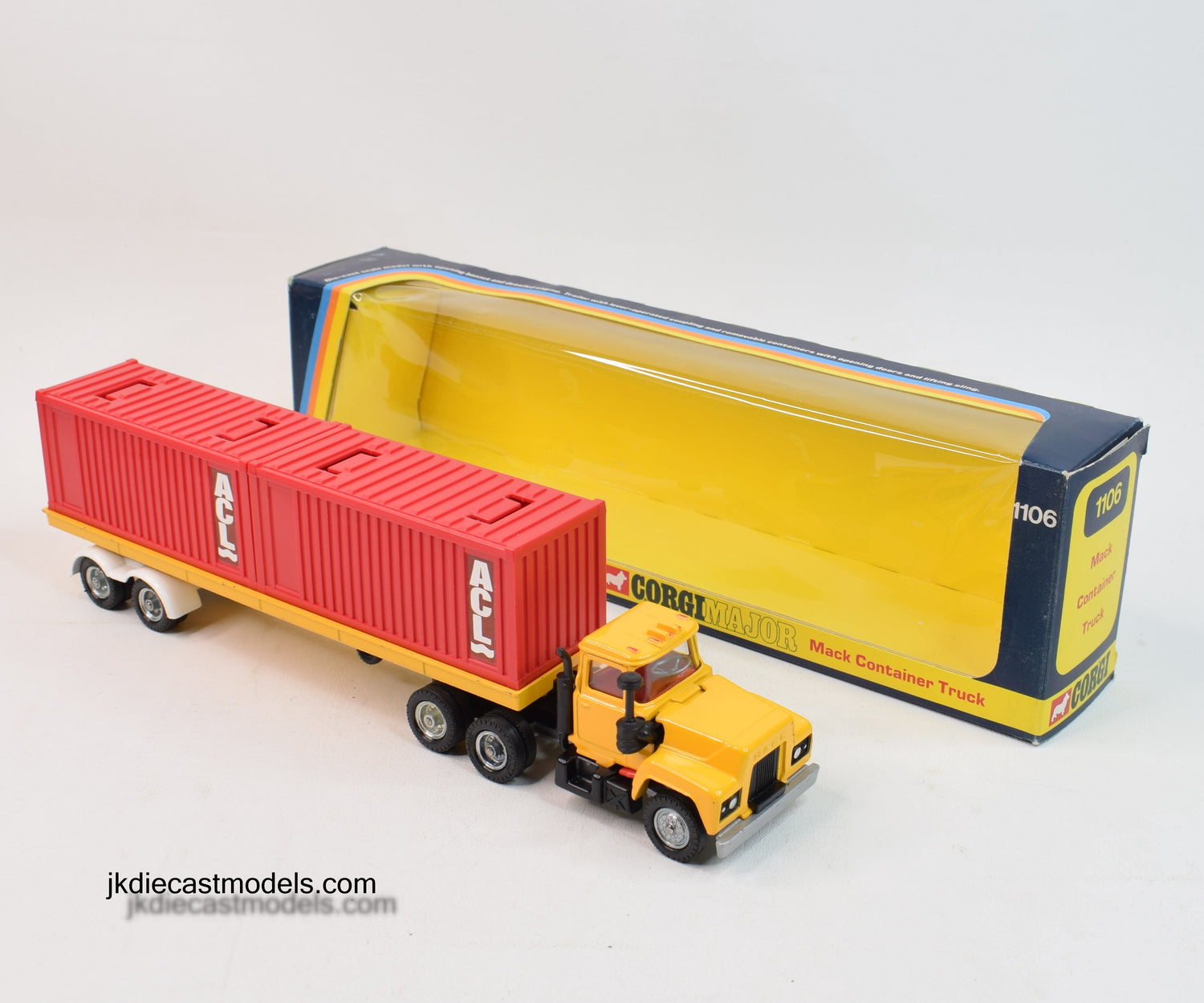 Corgi toys 1106 Mack Container Truck Virtually Mint/Boxed (Yellow trailer)