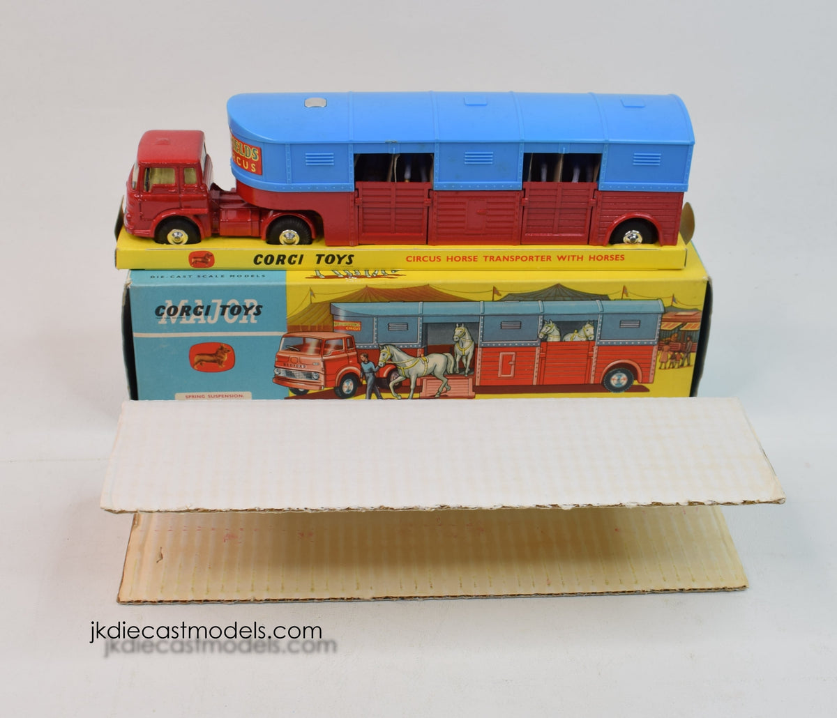 Corgi toys 1130 Chipperfields Horse transporter Virtually Mint/Boxed
