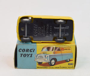 Corgi Toys 422 Bedford Van 'Corgi Toys' Virtually Mint /Nice box