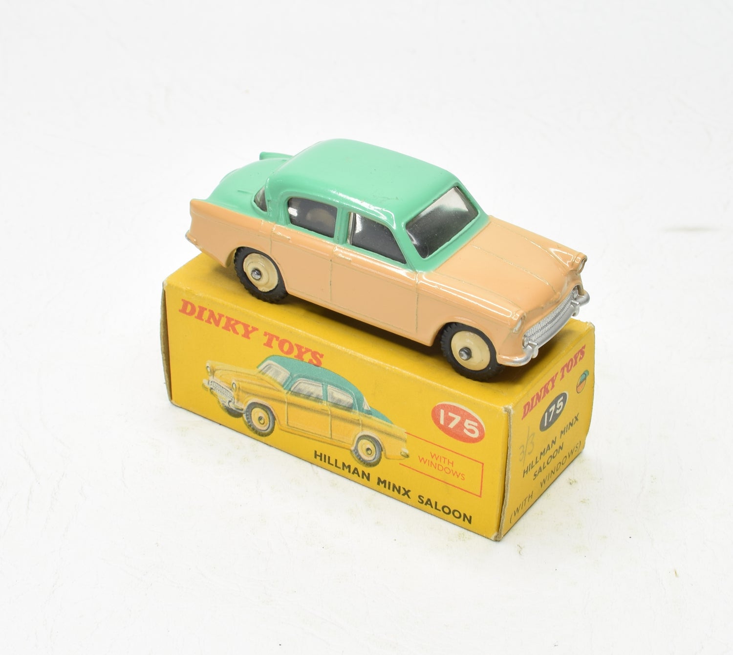 Dinky toy 175 Hillman Minx Saloon Very Near Mint/Boxed