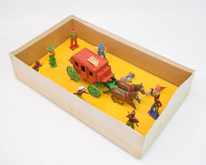 Crescent toys 2701 Stage Coach set (Cowboys & Indians)  Virtually Mint/Boxed The 'Heritage' Collection