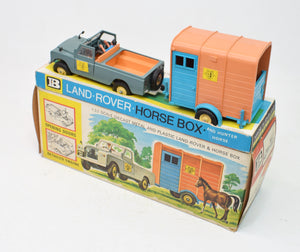 Britain's 9575 Land-Rover & Horse box Very Near Mint/Boxed