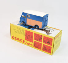 French Dinky 571 Saviemde chevaux de courses Virtually Mint/Boxed
