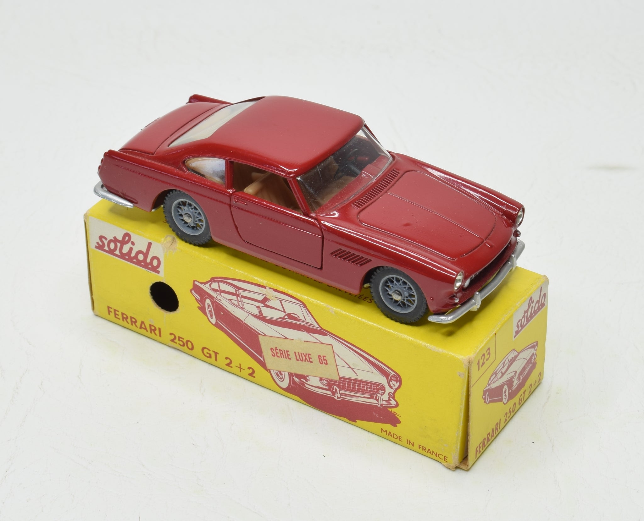 Solido - Ferrari 250 GT, bleu , très bel état, Vente aux enchères Solido - Ferrari 250 GT, bleu , très bel état, Vente aux enchères