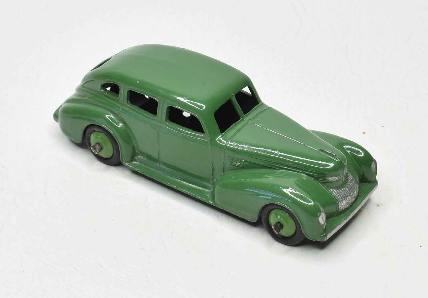 Dinky Toys 39e Chrysler Royal Sedan Very Near Mint (Rare issue with green hubs)