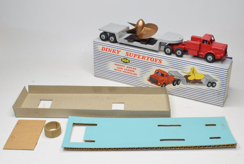 Camion Mighty Antar Avec Semi-Remorque Basse Porte Hélice