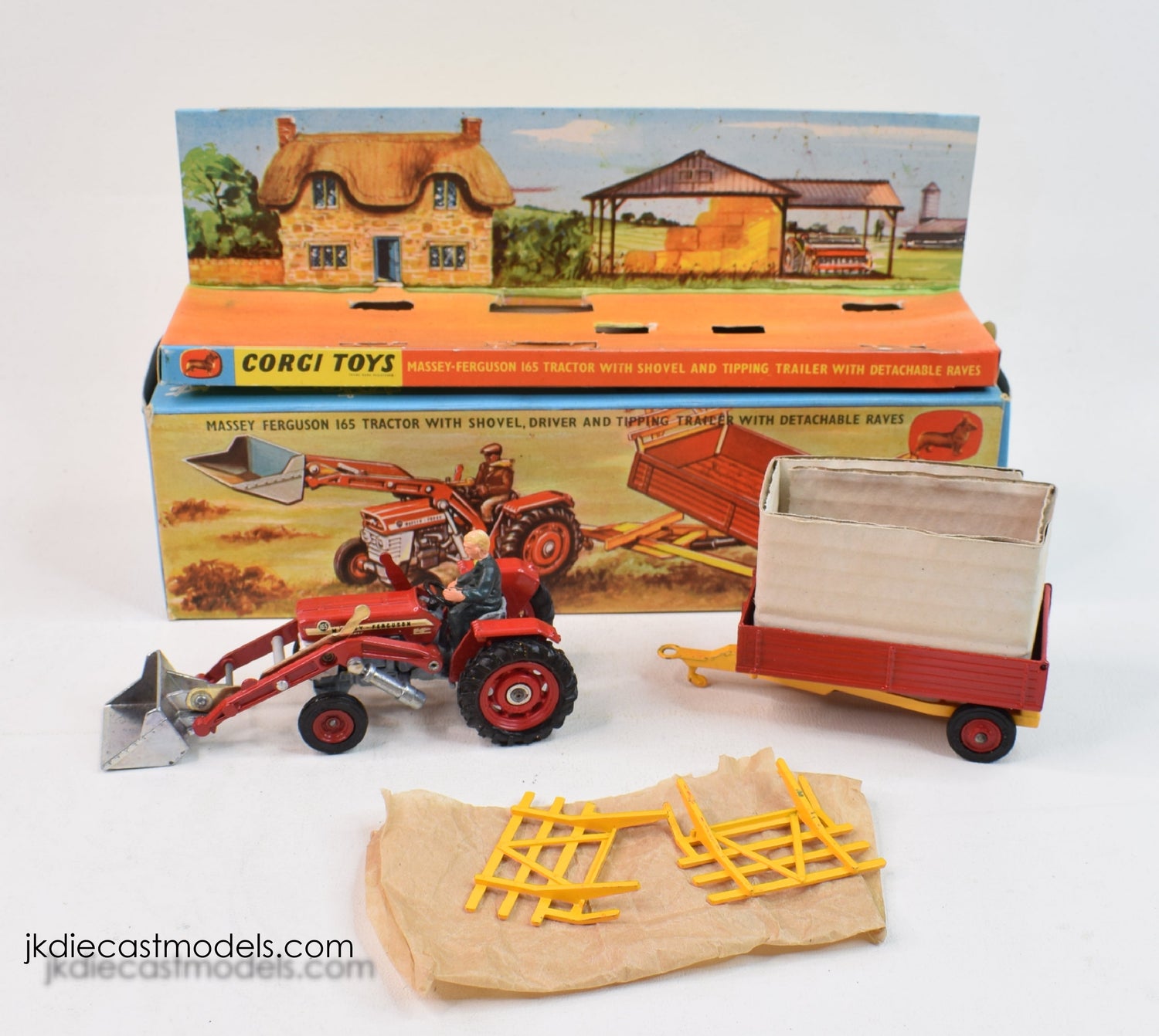 Corgi Toys Gift Set 9 Massey 165 with tipping trailer Virtually Mint/Boxed
