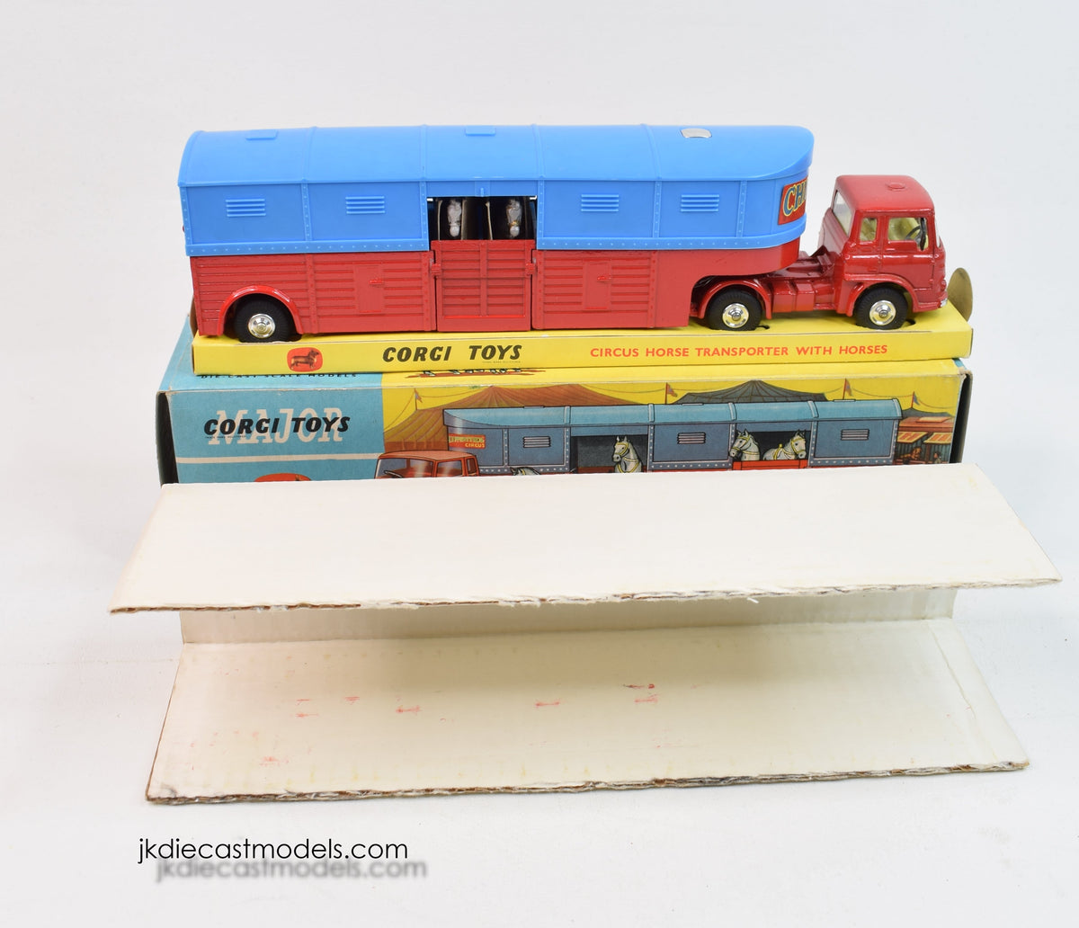 Corgi toys 1130 Chipperfields Horse transporter Virtually Mint/Boxed