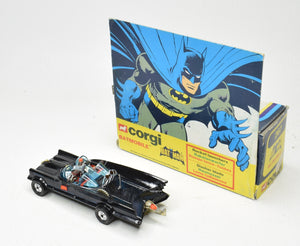 Corgi toys 267 Batmobile Very Near Mint/Boxed with Fixed header & Wide wheels