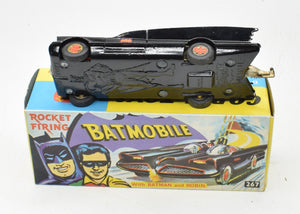 Corgi toys 267 Batmobile Virtually Mint/Boxed (2nd issue without door casting line)