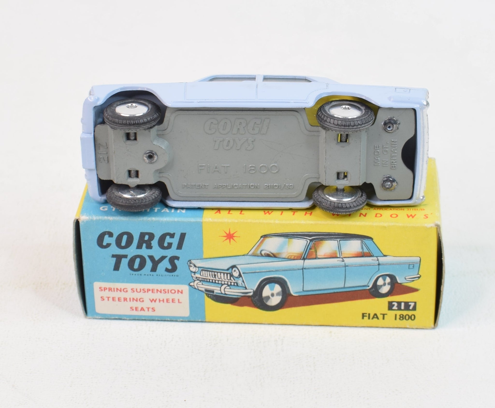 Corgi Toys コーギー　Fiat フィアット　2100 ミニカー Corgi Toys コーギー Fiat フィアット 2100 ミニカー