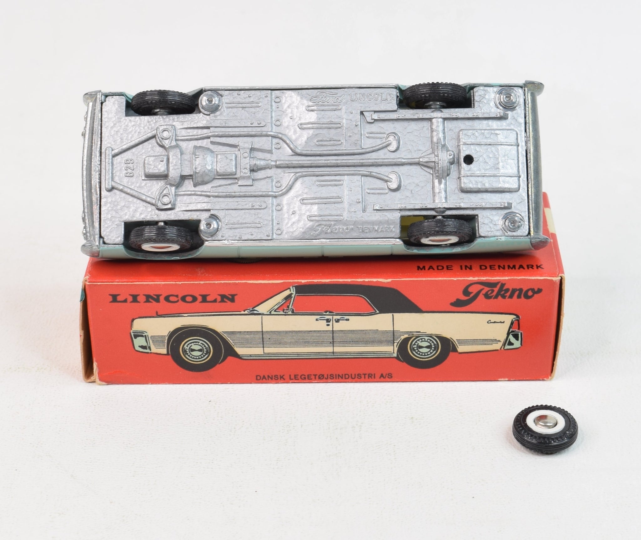 Tekno 829 Lincoln Continental Virtually Mint/Boxed (DT) – JK DIE