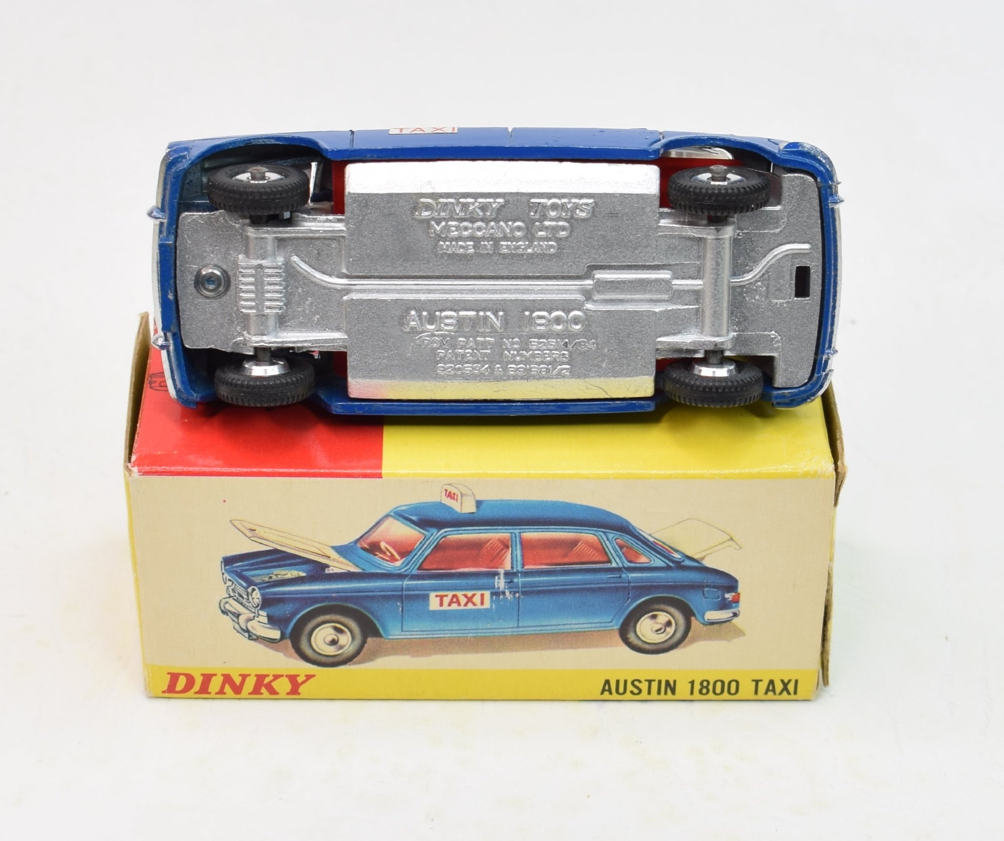 Dinky toy 282 Austin 1800 Taxi Very Near Mint/Boxed 'Cotswold 