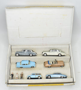 Dinky toys 123 Mayfair Very Near Mint 'Brecon' Collection