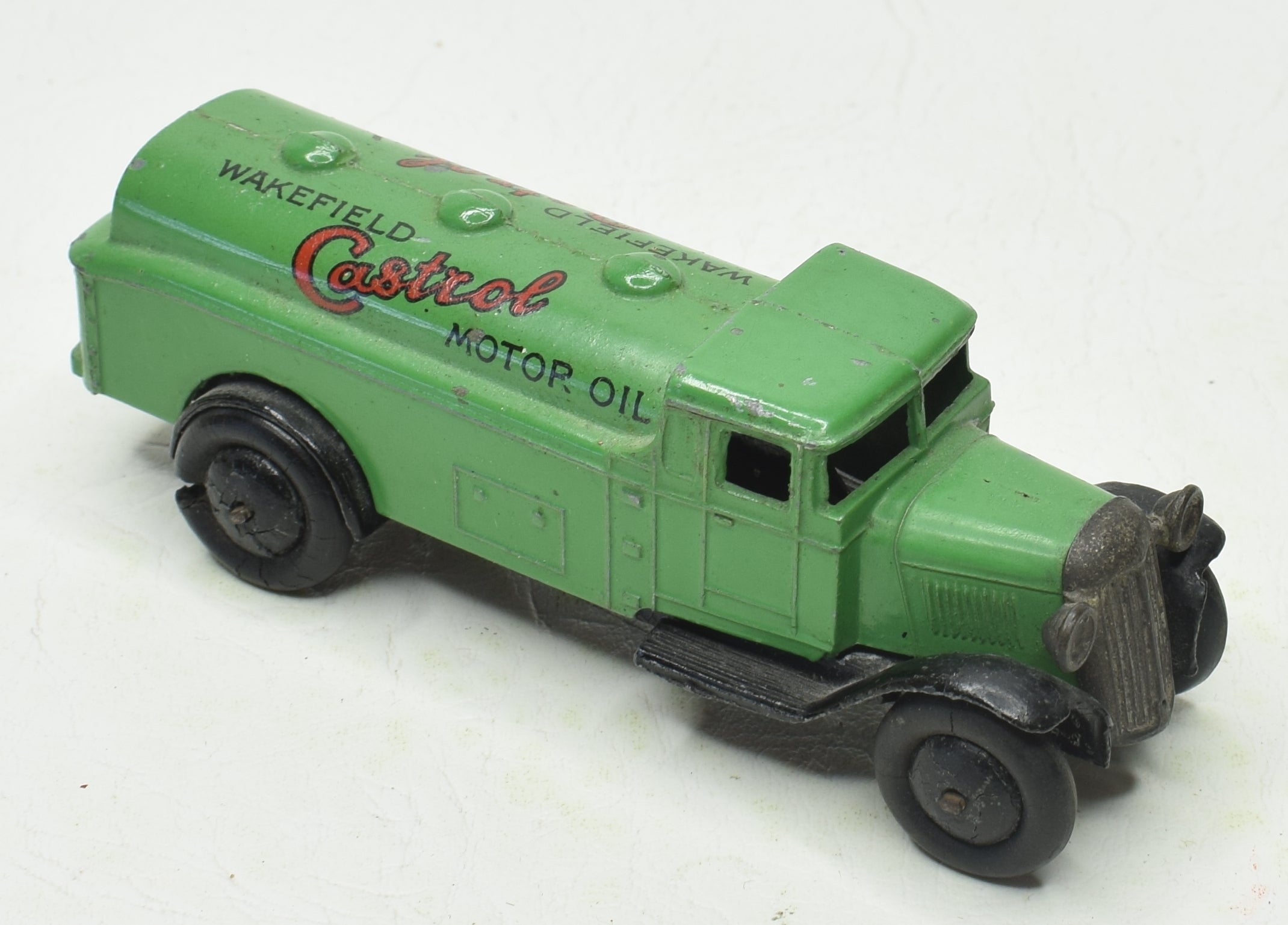 Dinky Toys GB No. 25D Truck Tank Petrol Truck 3ème Type Dinky Toys GB No. 25D Truck Tank Petrol Truck 3ème Type