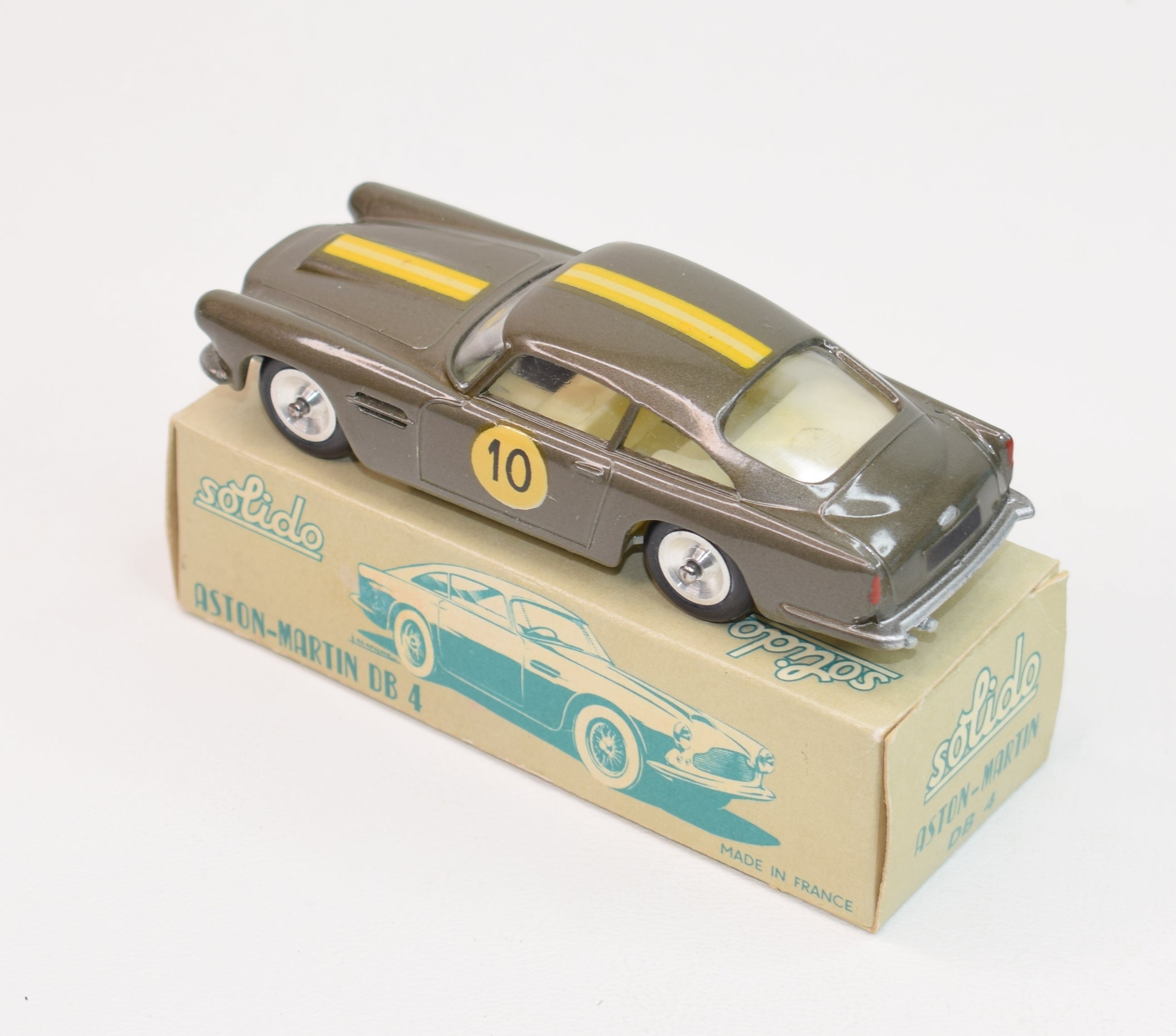 A boxed Corgi Toys No.218 red Aston Martin DB4, Nr M, box Ex plus A boxed Corgi Toys No.218 red Aston Martin DB4, Nr M, box Ex plus