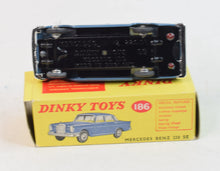 Dinky toys 186 Mercedes Benz 220 Mint/Boxed